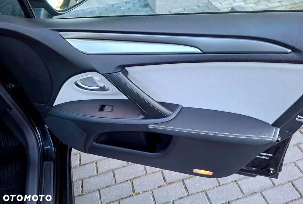 Toyota Avensis 1.8 Premium MS - 32