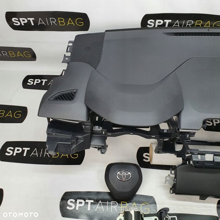 TOYOTA COROLLA E21 DESKA ROZDZIELCZA KONSOLA KOKPIT PULPIT PODUSZKI AIRBAG AIR BAG PASY KIT SET - 2