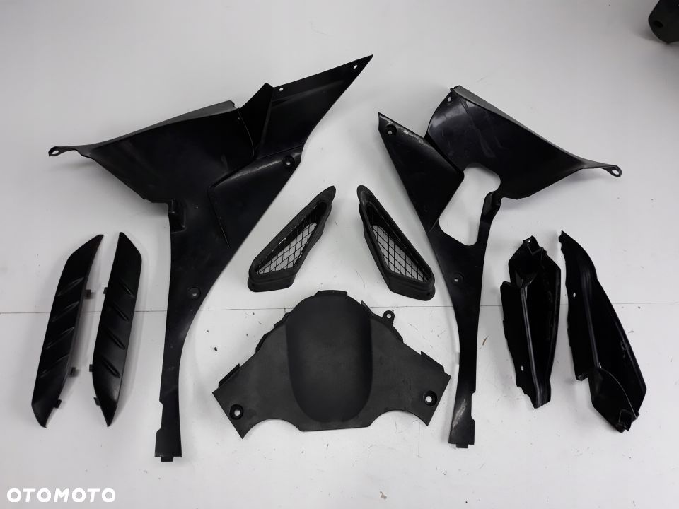 KAWASAKI GTR 1400 BOK OWIEWKA WYPEŁNIENIE - 1