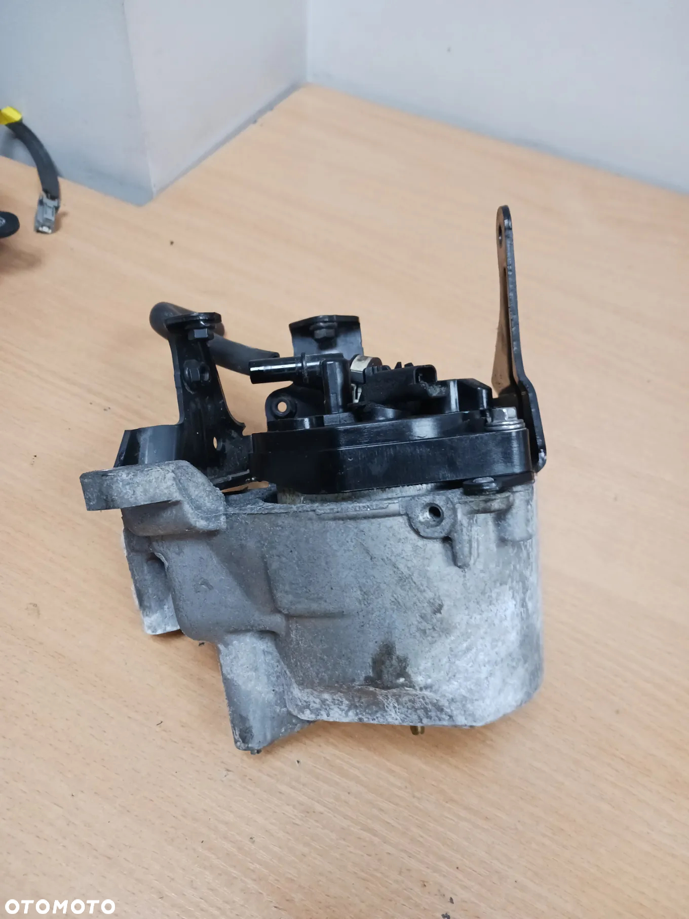 Obudowa filtra paliwa Volvo 1.6 D2 S40 V50 C30 C70 S80 V70 S60 V60 - 2