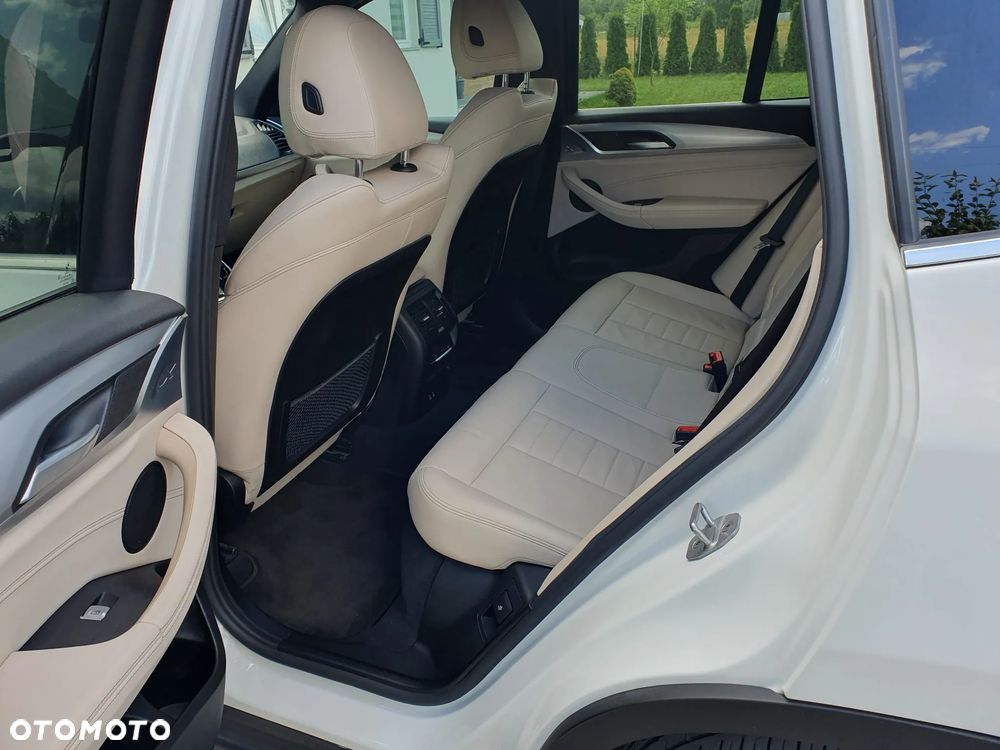 BMW X3 xDrive30i Luxury Line - 6