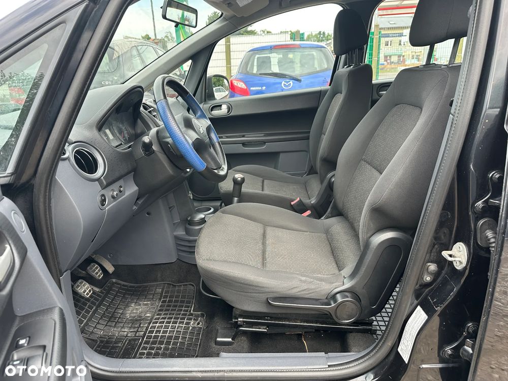 Mitsubishi Colt - 11