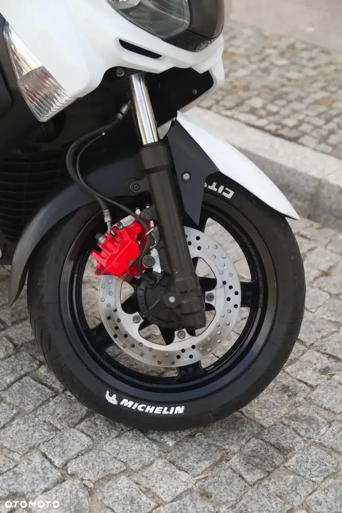 Yamaha X-max - 10