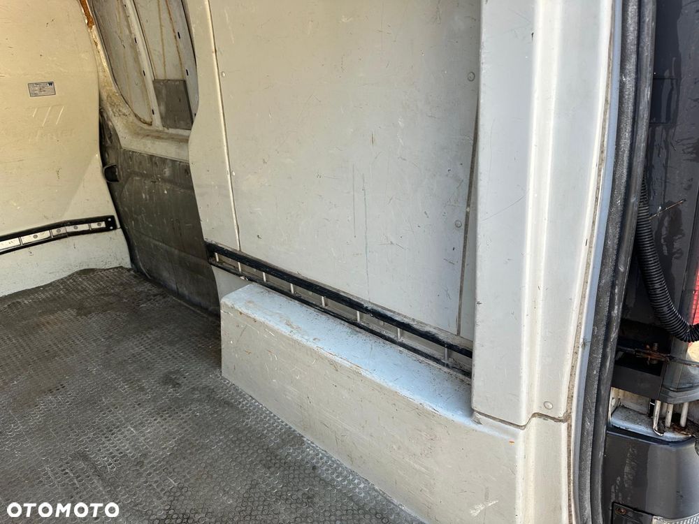 Renault TRAFIC - 15