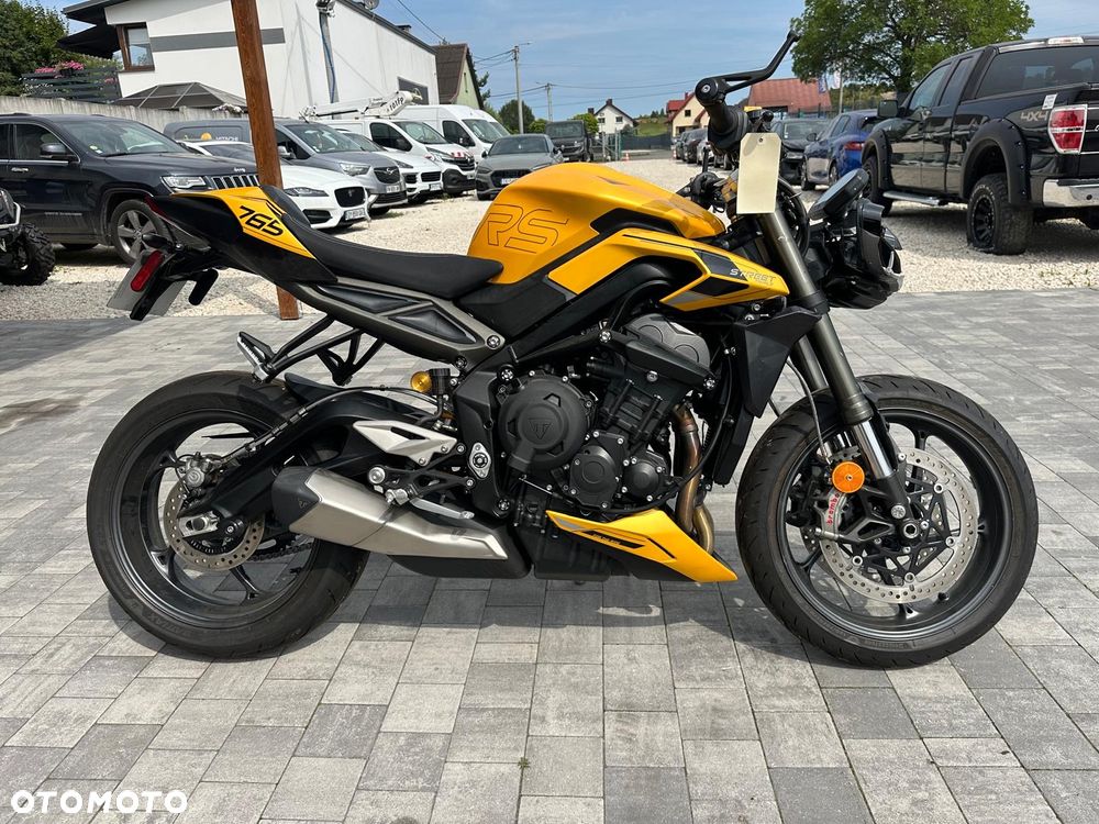 Triumph Street Triple - 11
