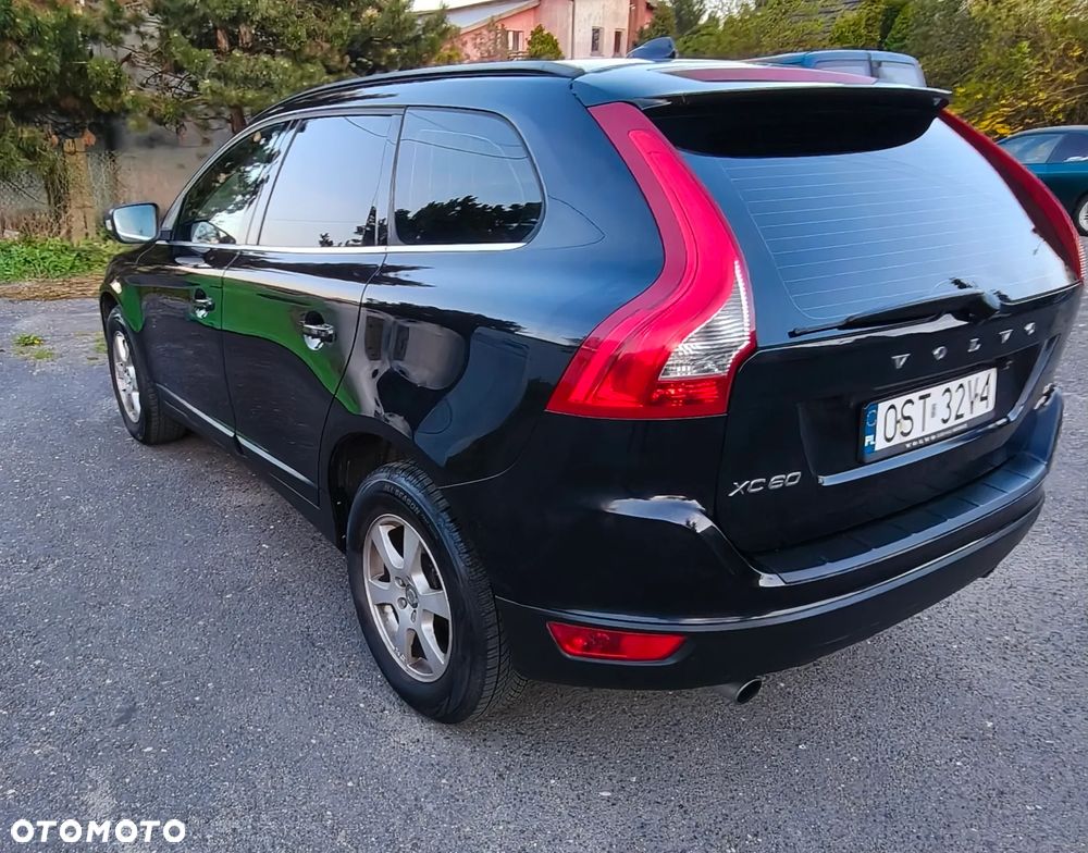 Volvo XC 60 D5 AWD Momentum - 3
