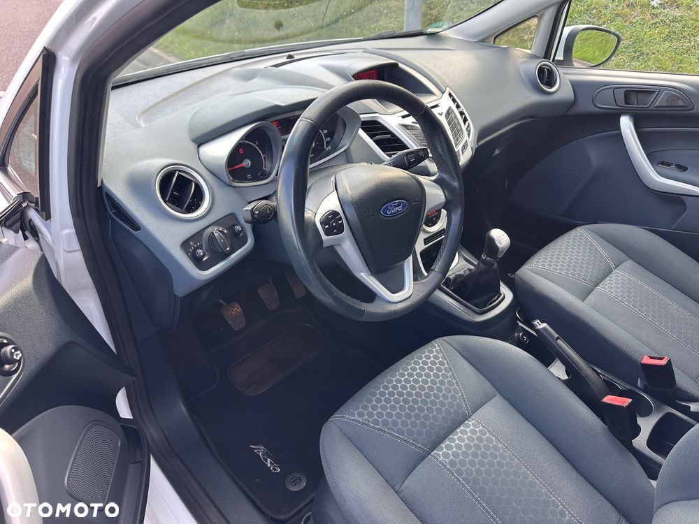 Ford Fiesta 1.25 Titanium - 24