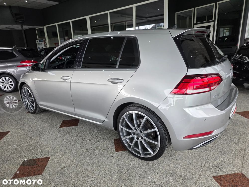 Volkswagen Golf - 4