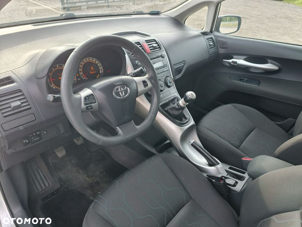Toyota Auris - 24