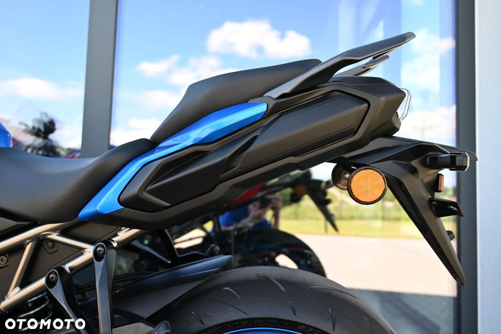 Suzuki GSX 1000 - 18