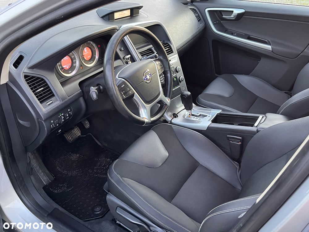 Volvo XC 60 D5 AWD Momentum - 15