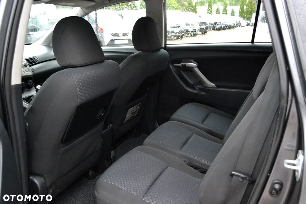 Toyota Verso 2.0 D-4D - 11