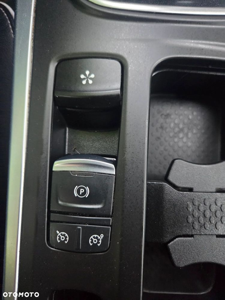 Renault Megane ENERGY TCe 130 EDC BOSE EDITION - 31