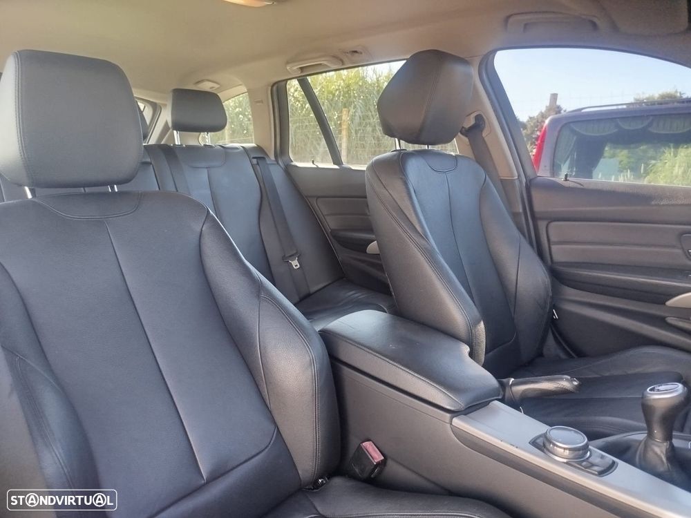 BMW 318 d Touring Line Luxury - 20