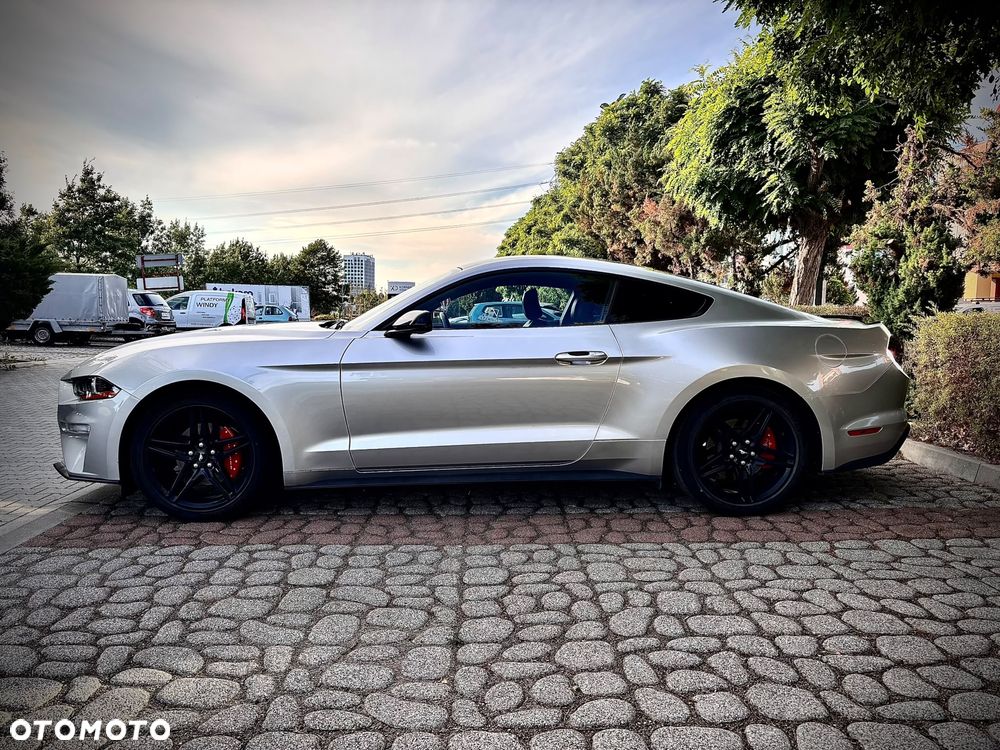 Ford Mustang - 2