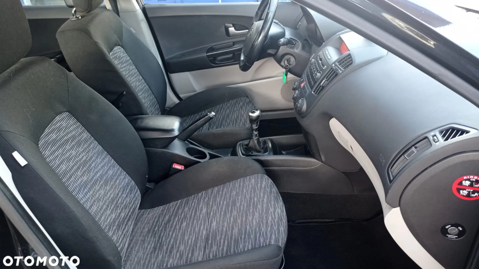 Kia Ceed 1.6 CRDi EX - 28