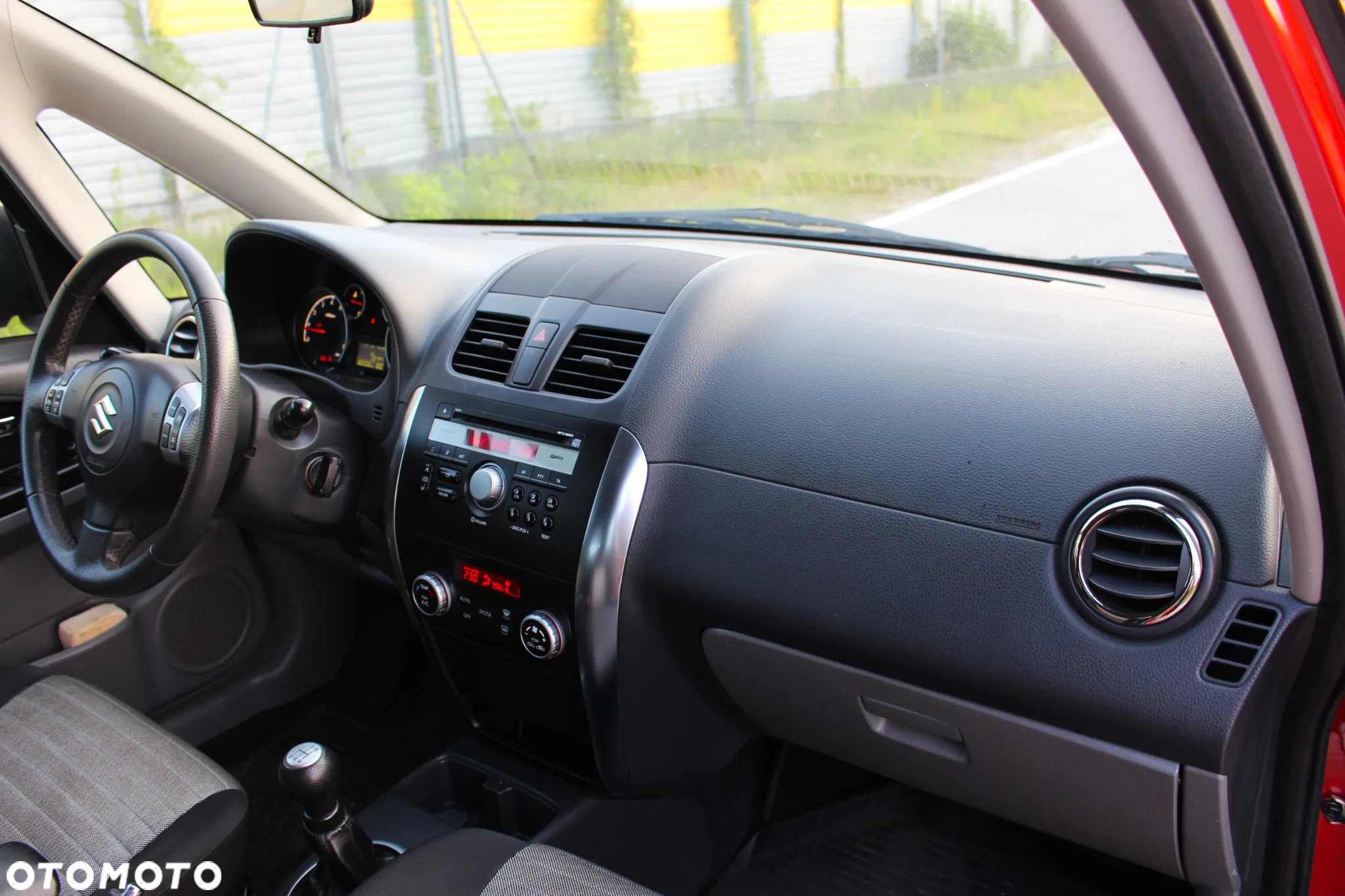 Suzuki SX4 1.6 Comfort Plus - 17