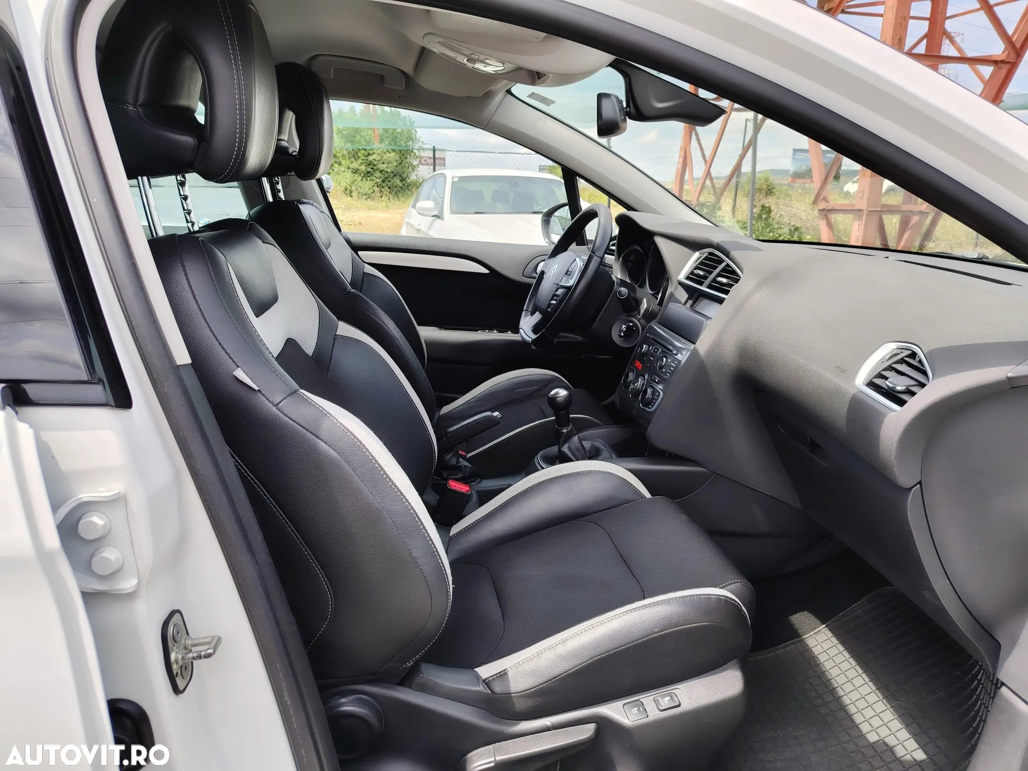 Citroën C4 HDi 90 Attraction - 9