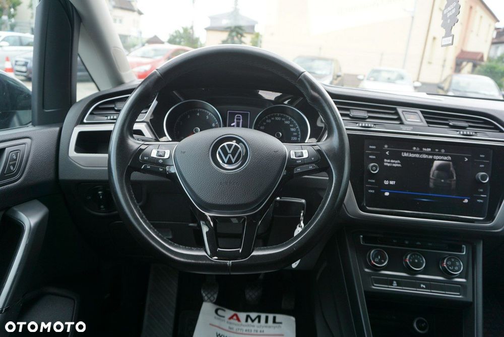 Volkswagen Touran - 14