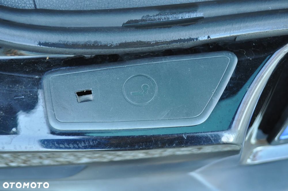 Volkswagen Tiguan 2.0 TDI DPF BlueMotion Technology Sport & Style - 33