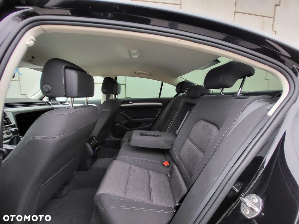 Volkswagen Passat - 26