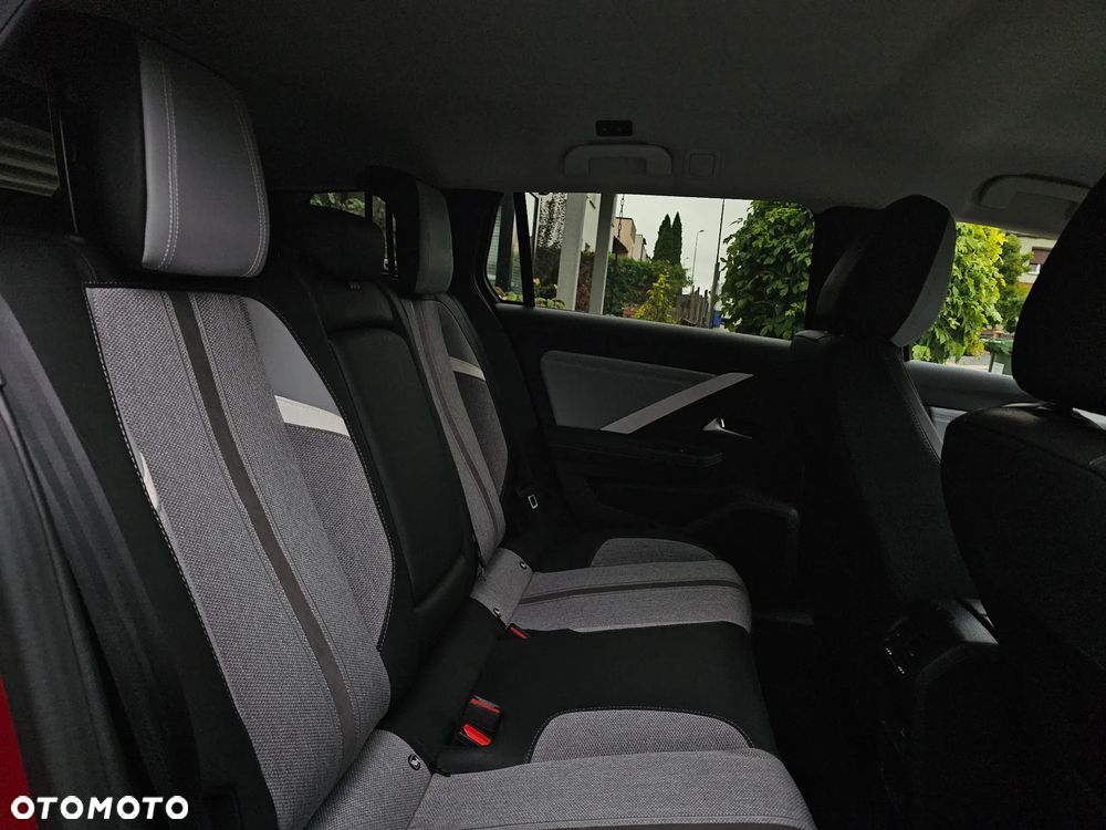 Opel Astra 1.2 T Ultimate S&S - 20