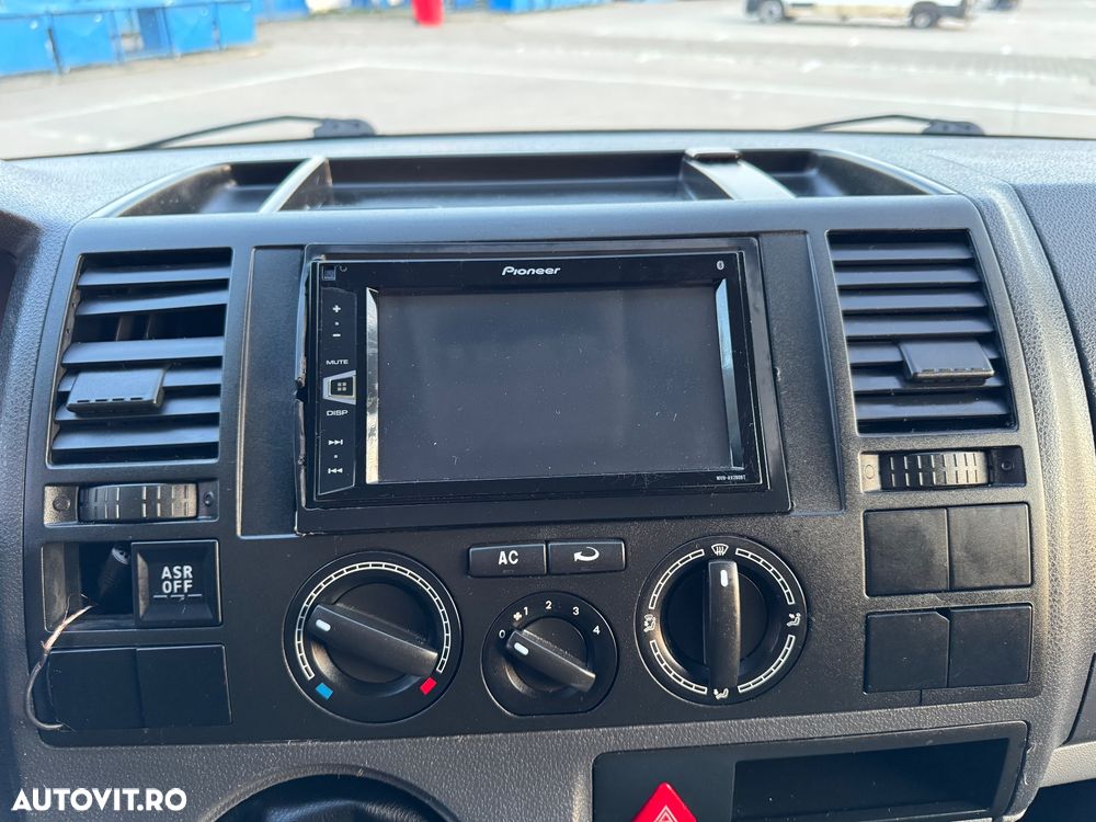 Volkswagen Transporter Shuttle Lang - 18