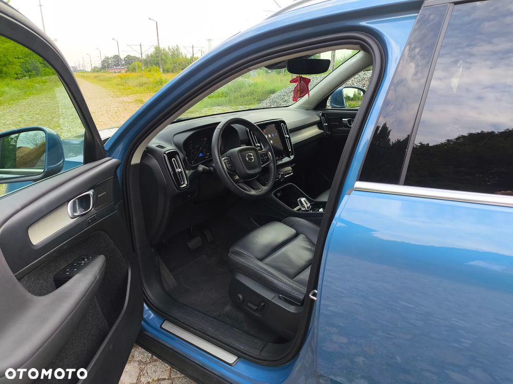 Volvo XC 40 B5 B AWD Inscription - 28