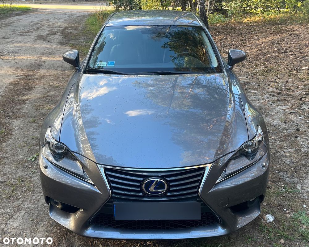 Lexus IS 300h Business - 8