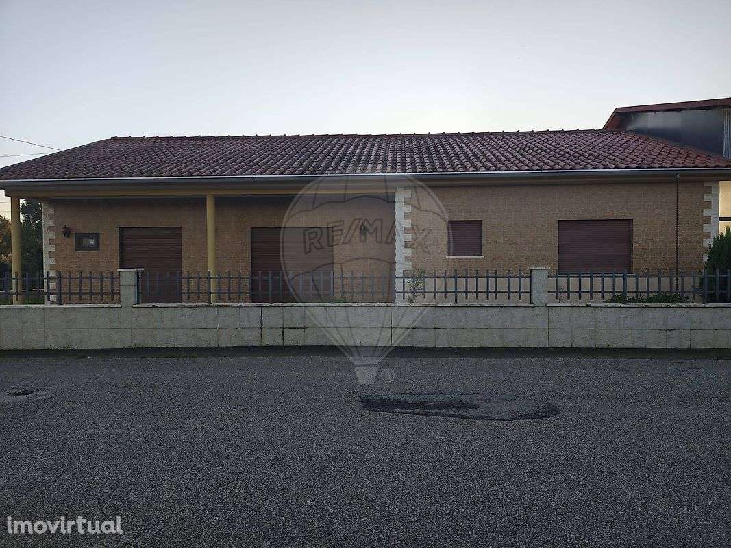 Moradia T3 para venda - Grande imagem: 2/48