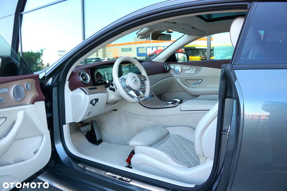 Mercedes-Benz Klasa E AMG 53 4-Matic+ 9G-TRONIC - 12