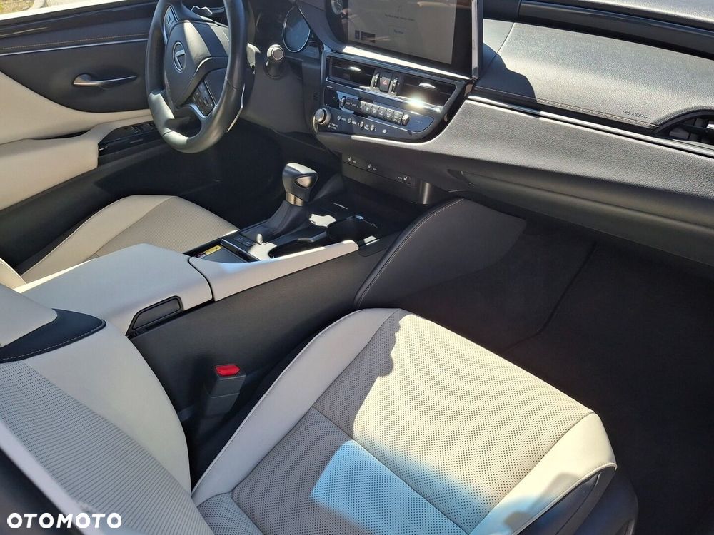 Lexus ES - 18