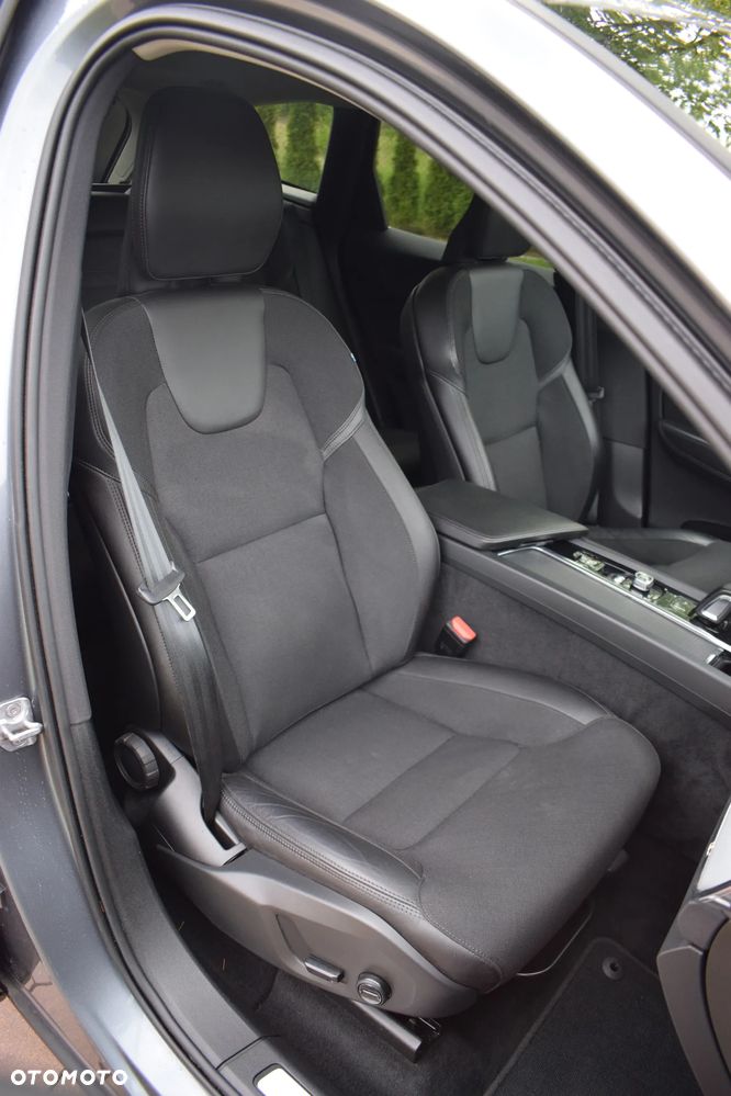 Volvo XC 60 B4 D Momentum Pro - 14