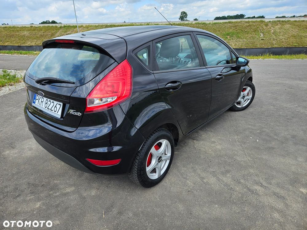 Ford Fiesta 1.4 Ghia - 21
