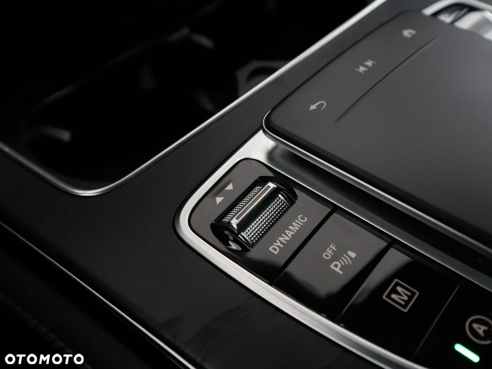 Mercedes-Benz GLC - 33