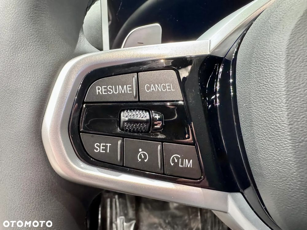 BMW Seria 3 330i xDrive M Sport - 15