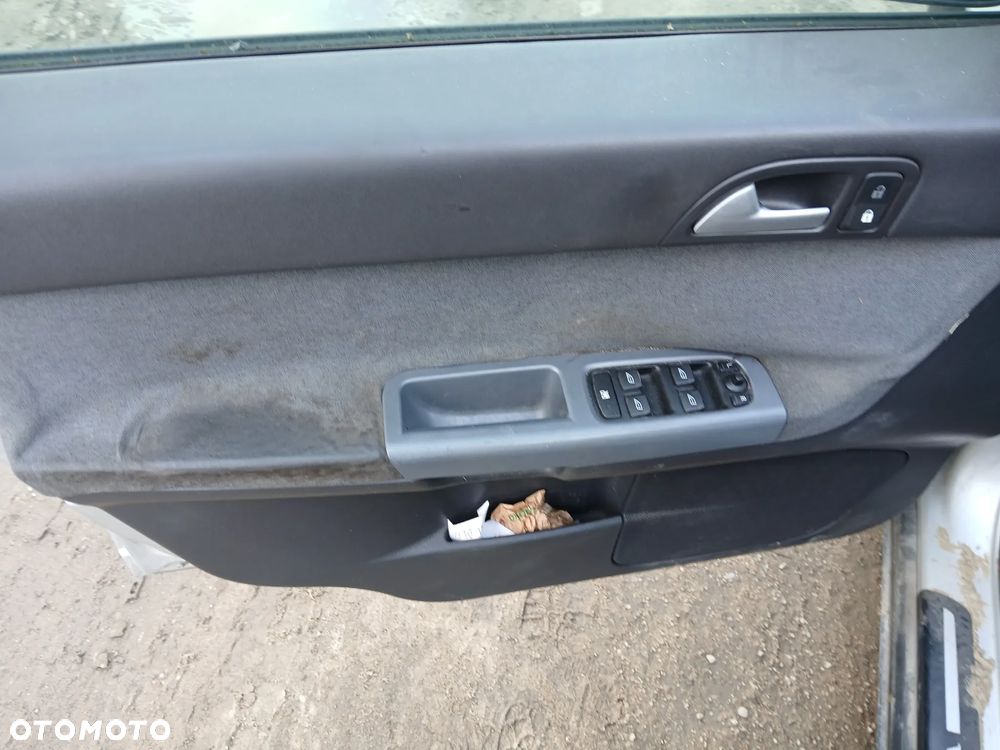 volvo v50 fotel kanapa deska kokpit podsufitka boczek podłokietnik licznik panel szyb stacyjka - 2