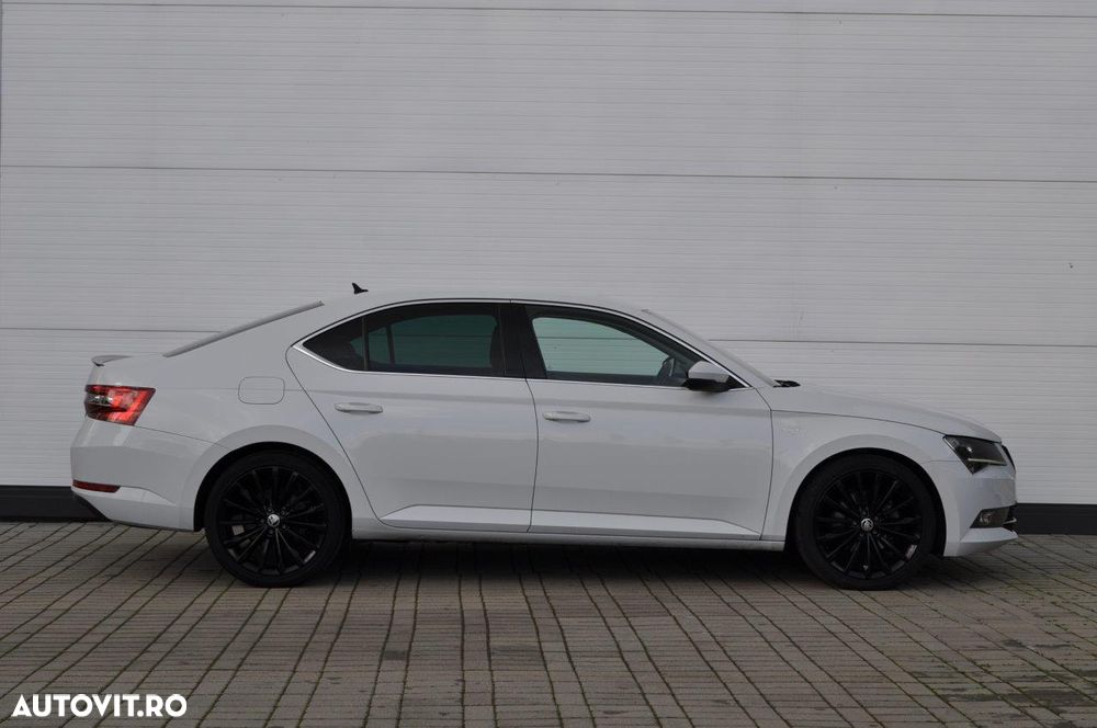 Skoda Superb 2.0 TDI DSG 4X4 Laurin & Klement - 11