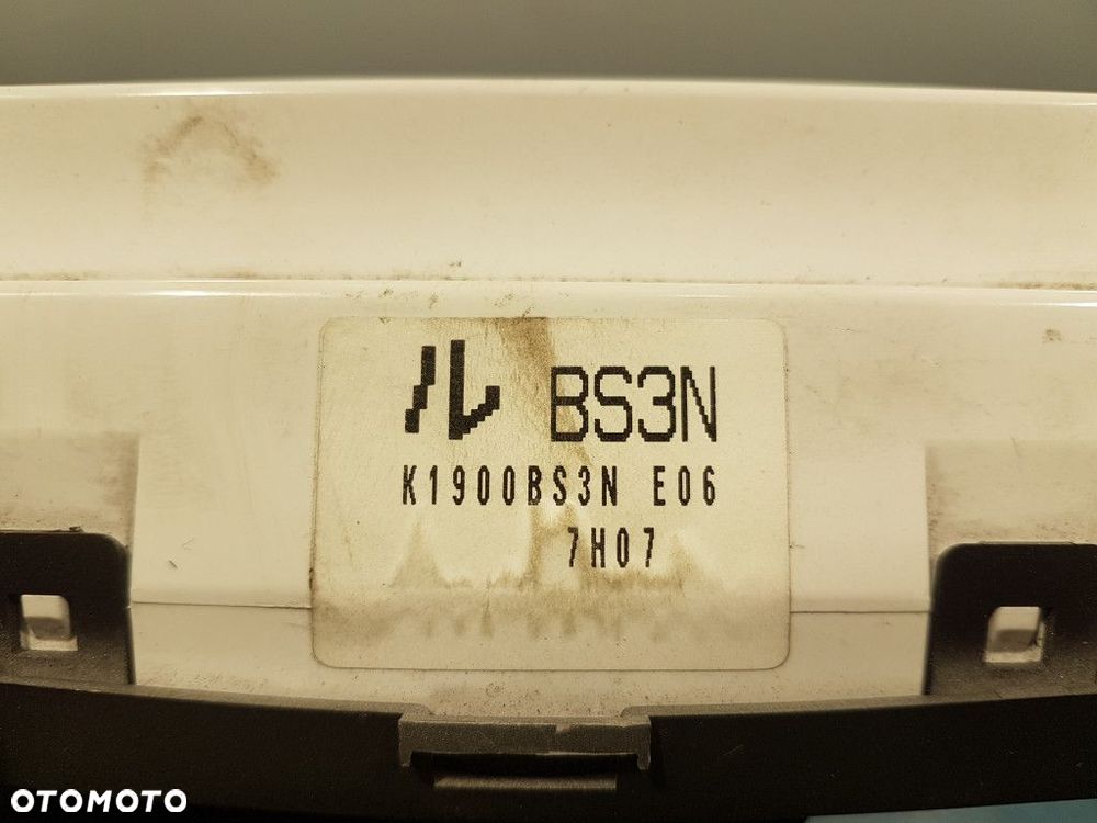 MAZDA 3 PANEL NAWIEWU K1900BS3N - 4