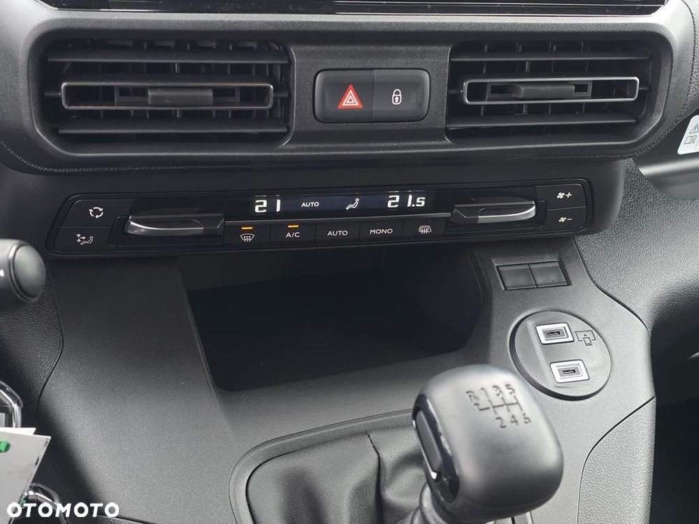 Peugeot Partner Van - 11