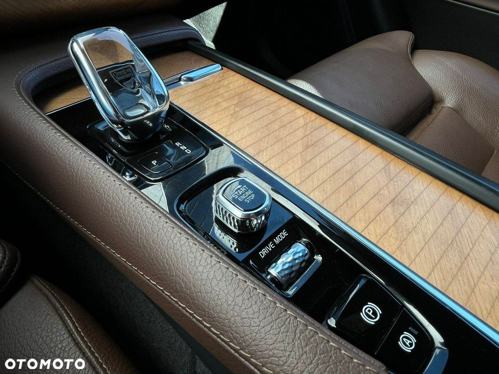 Volvo XC 90 - 22