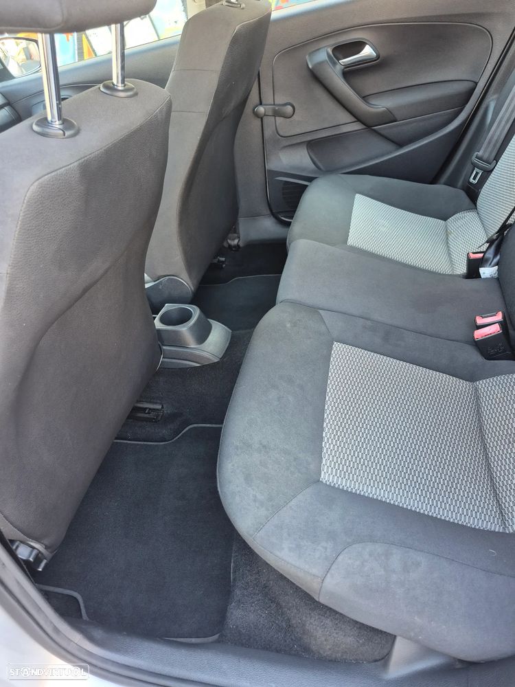 VW Polo 1.6 TDI Confortline BlueMotion - 12