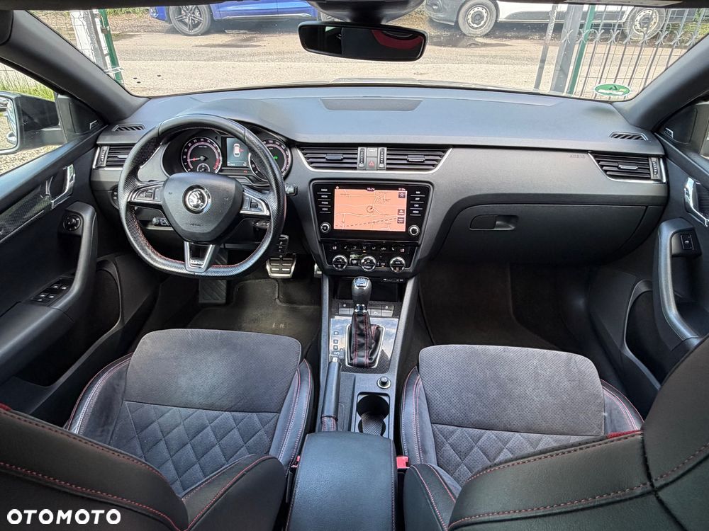Skoda Octavia 2.0 TDI DSG RS - 8