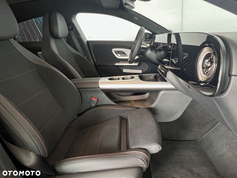 Mercedes-Benz CLA - 13