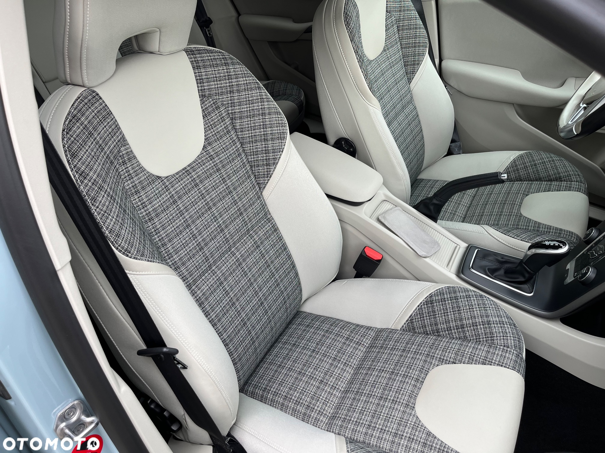 Volvo V40 T3 Drive-E Momentum - 8
