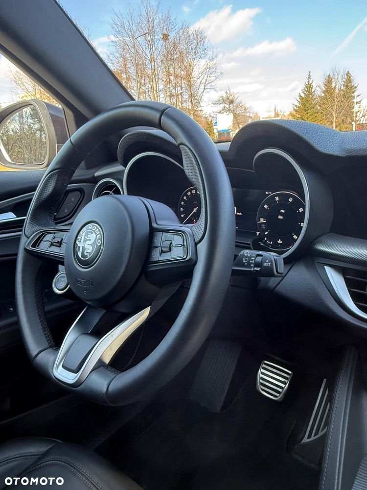 Alfa Romeo Stelvio 2.0 Turbo 16V AT8-Q4 Ti - 15