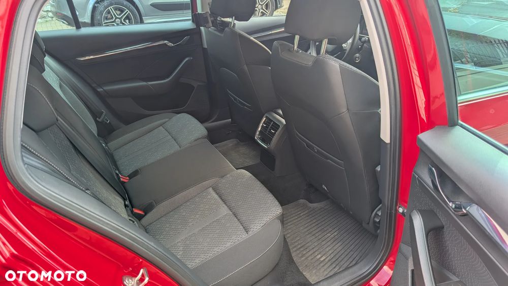 Skoda Octavia 2.0 TDI Style DSG - 6