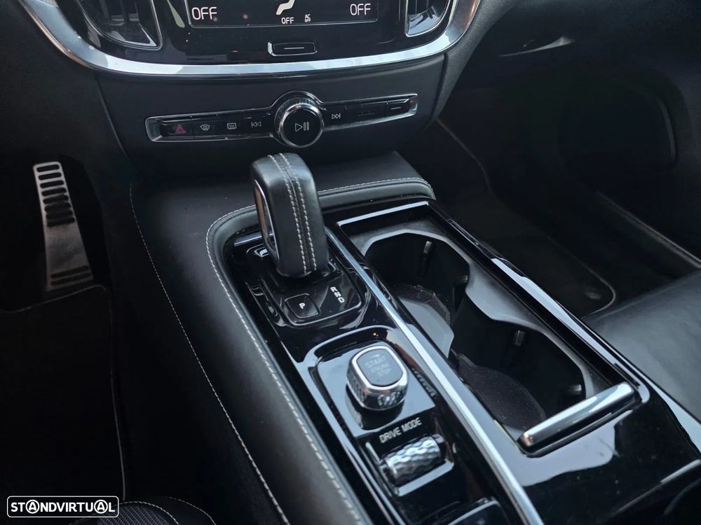 Volvo V60 ver-2-0-t8-awd-te-r--design - 3