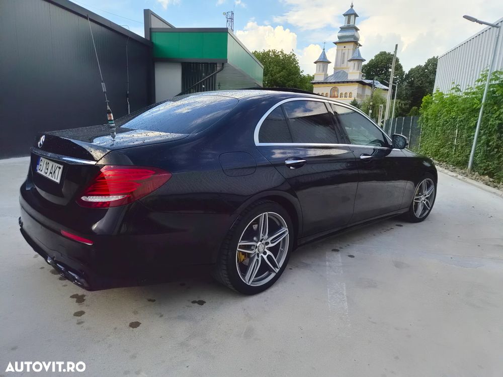 Mercedes-Benz E - 8