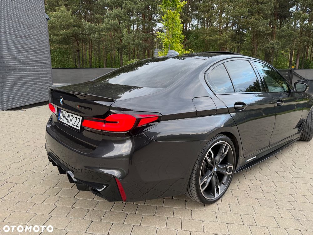 BMW Seria 5 M550i xDrive - 11